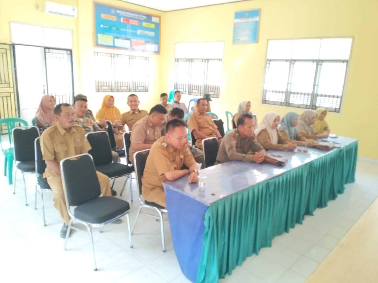 Rapat Staf di Aula Kecamatan Seputih Agung (Senin, 29 Juli 2024)