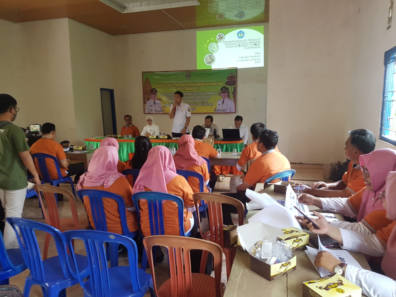 Sosialisasi Pemanfaatan Limbah Batang Singkong menjadi bahan pakan ternak di Kabupaten Lampung Tengah Tahun 2022 Oleh Badan Penelitian dan Pengembangan Daerah (BALITBANGDA)