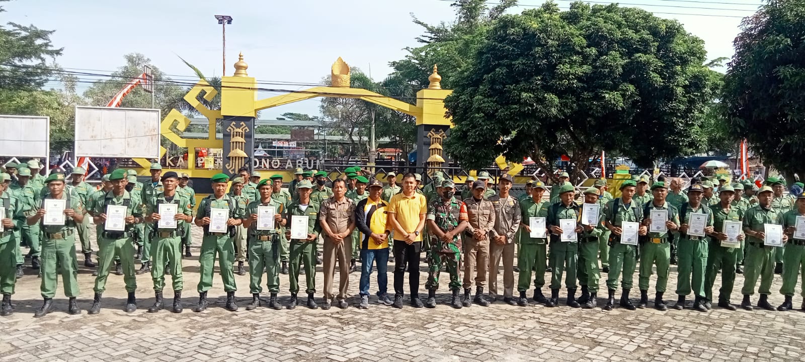 Pembinaan Linmas Se-Kecamatan Seputih Agung di Halaman Kantor Kec. Seputih Agung (Jum'at, 27 November 2022)