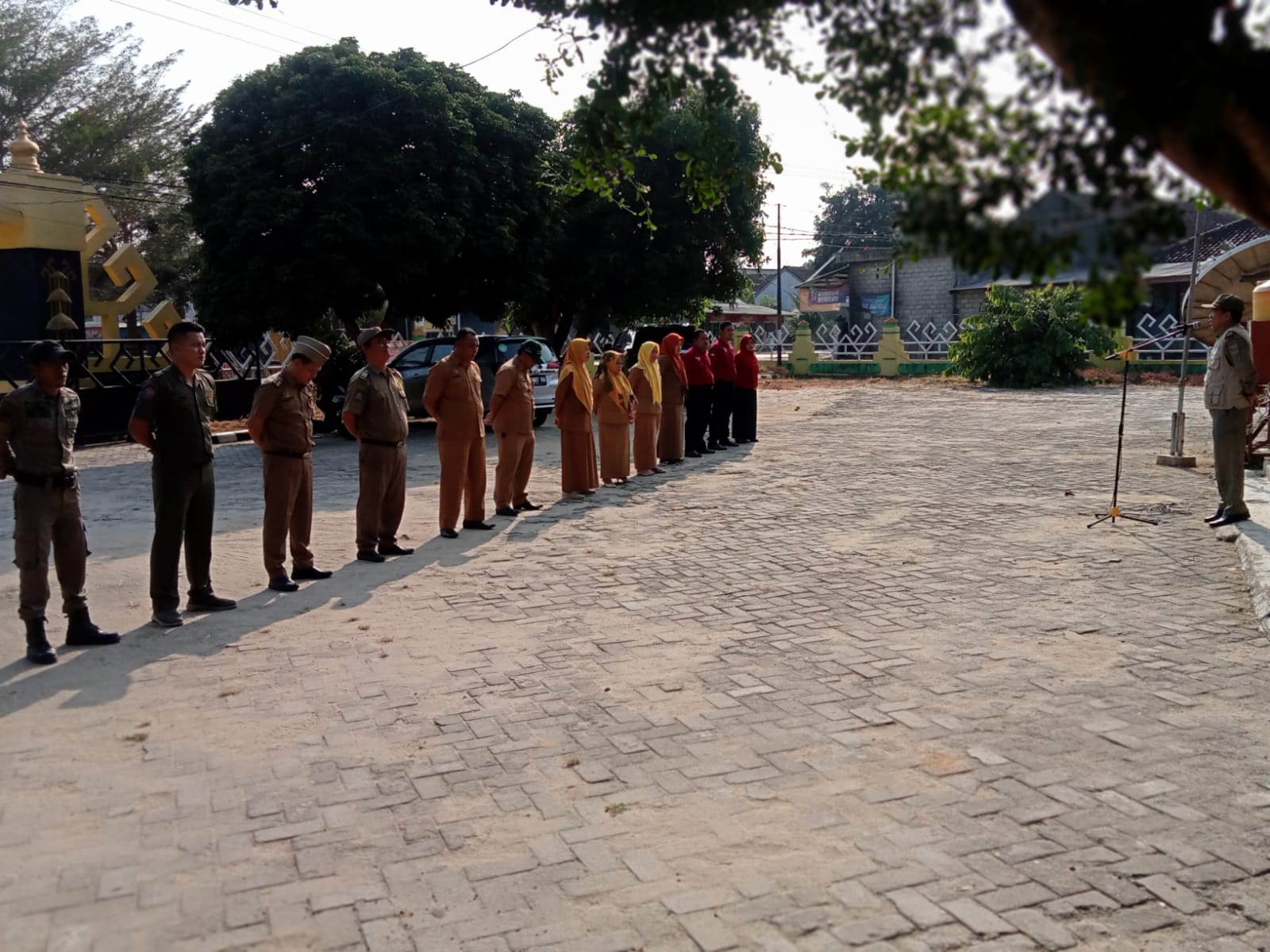 Apel Mingguan Di Halaman Kantor Kecamatan Seputih agung (Senin, 04 September 2023)