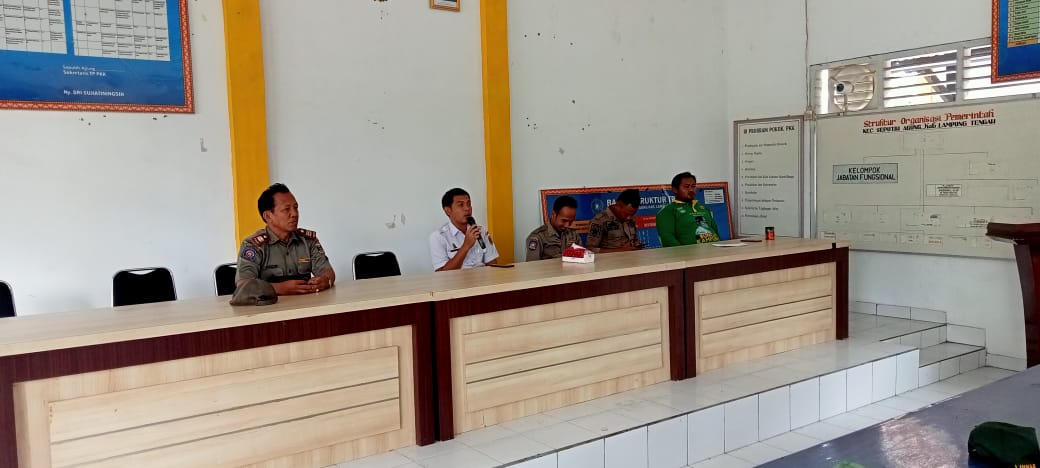 Penbinaan Linmas dan Pembagian Kaos 10 Kampung Se-Kecamatan Seputih Agung (Selasa, Rabu, Kamis/ 27, 28, 29 Desember 2022) di Aula Kecmaatan Seputih Agung