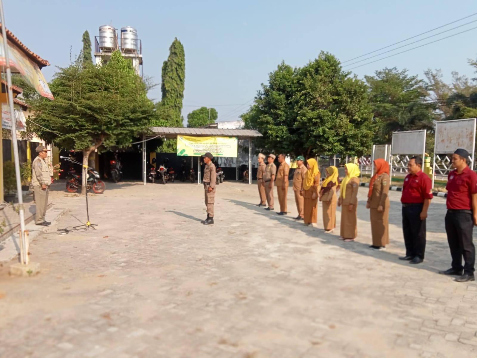 Apel Mingguan Di Halaman Kantor Kecamatan Seputih agung (Senin, 04 September 2023)