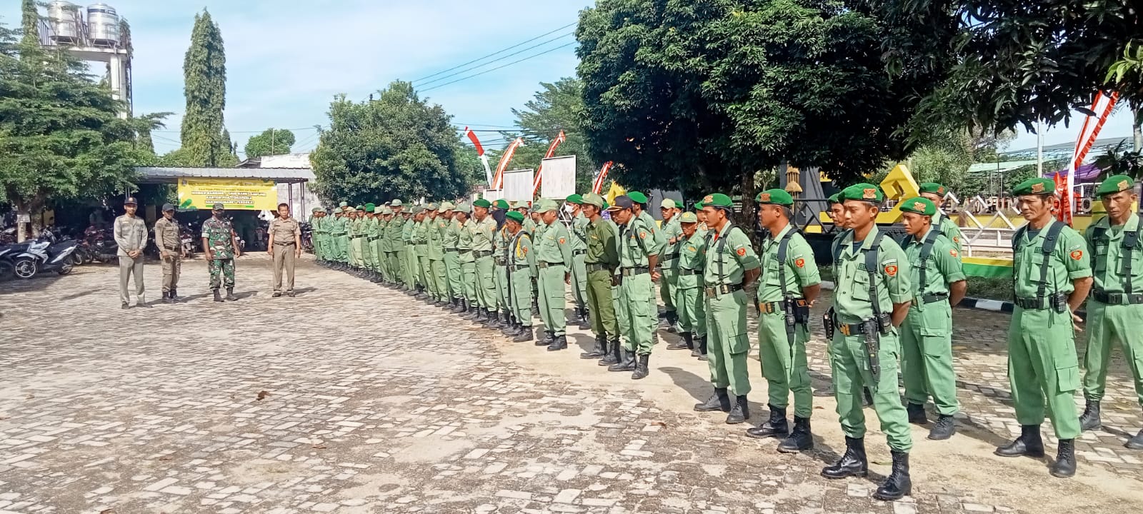 Pembinaan Linmas Se-Kecamatan Seputih Agung di Halaman Kantor Kec. Seputih Agung (Jum'at, 27 November 2022)