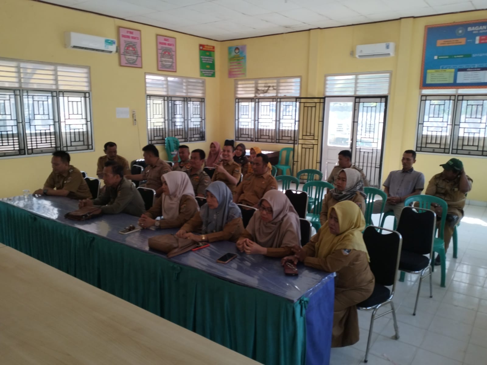 Rapat Staf di Aula Kecamatan Seputih Agung (Senin, 29 Juli 2024)