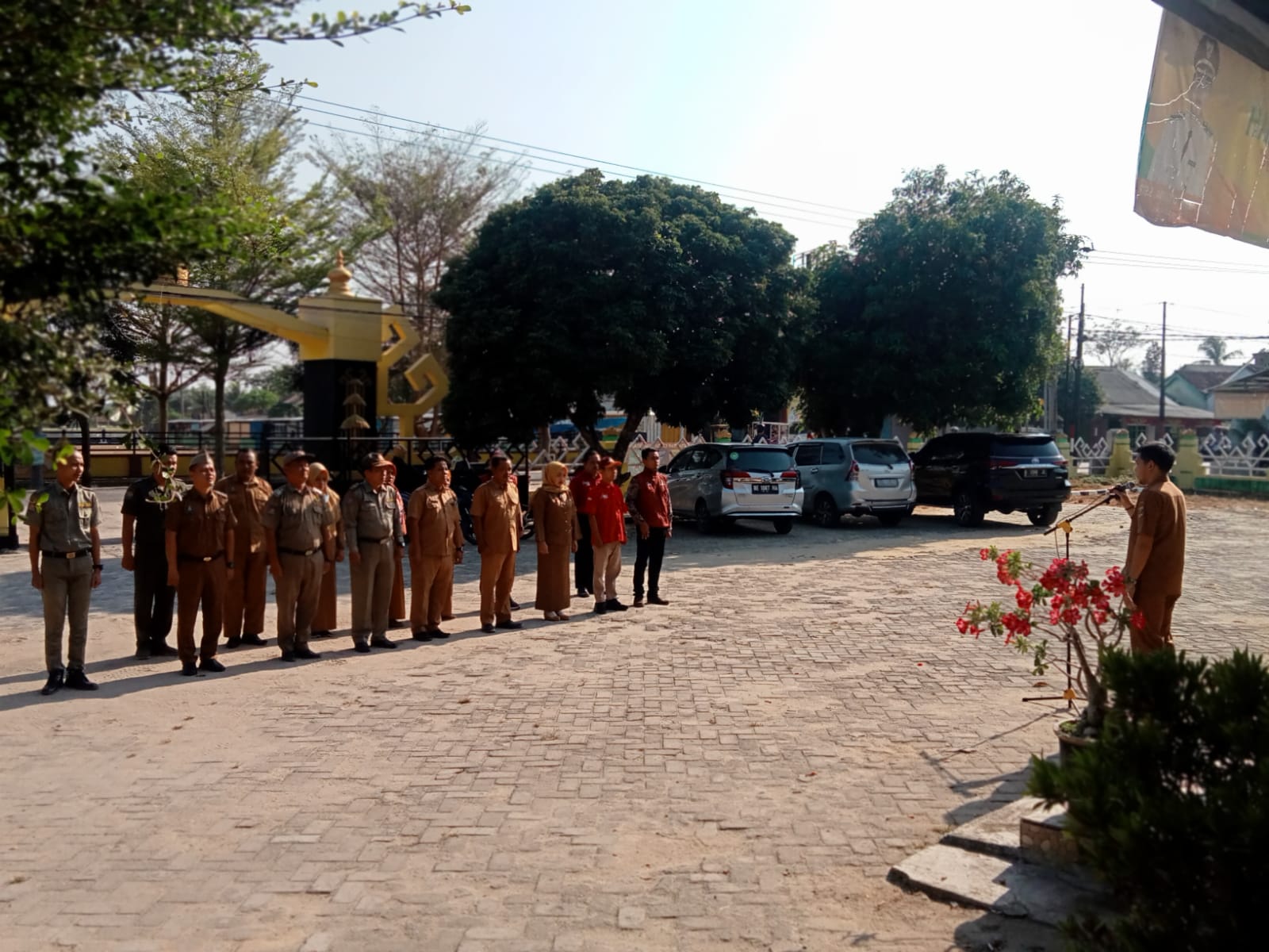 Apel Mingguan Di Halaman Kantor Kecamatan Seputih agung (Senin, 25 September 2023)