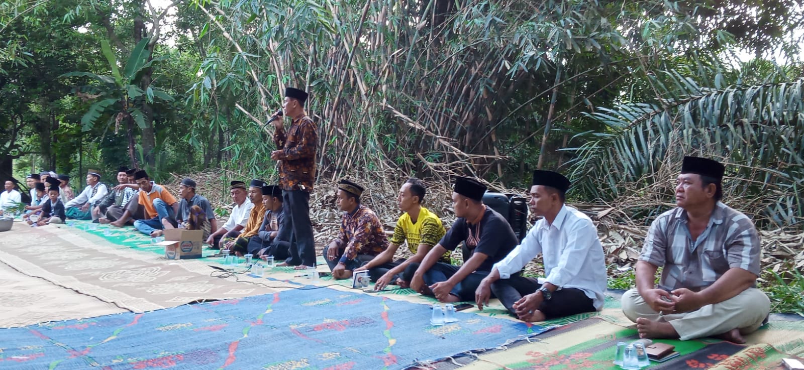 Menghadiri Undangan dalam Rangka Doa dan Tasyakuran atas rencana pembangunan jembat penghubung dua kecamatan seputih agung dan kecamatan way pengubuan kab lamteng di Kampung Muji Rahayu (Rabu, 21 September 2022)