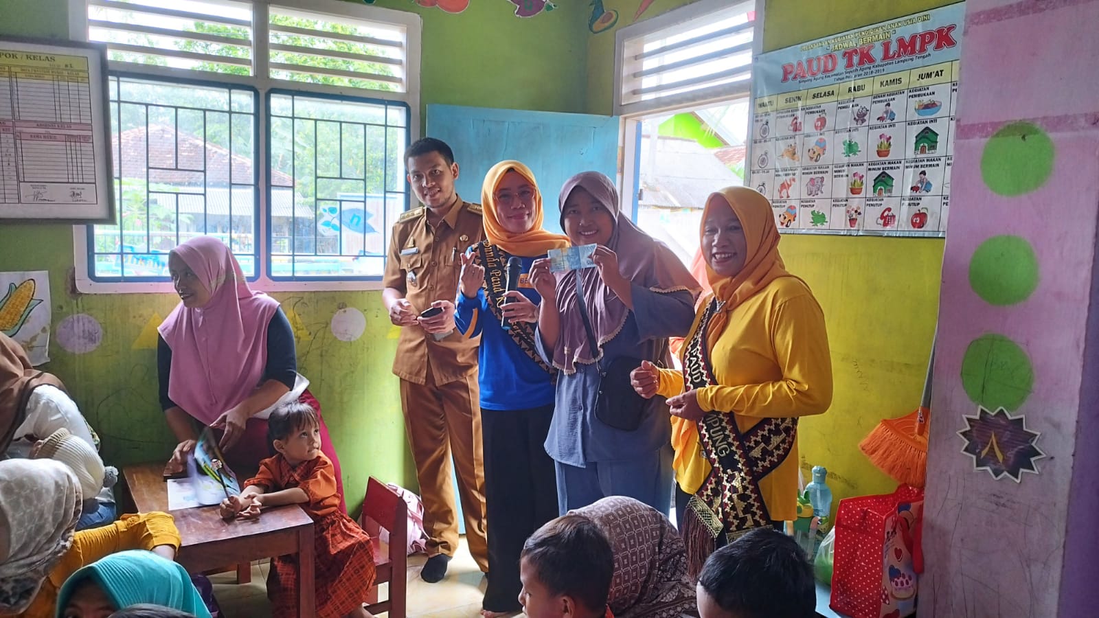 Menghadiri acara Literasi dengan Ajak Anak Gemar Membaca di TK LPMK Kampung Simpang agung (Selasa, 25 Oktober 2022)