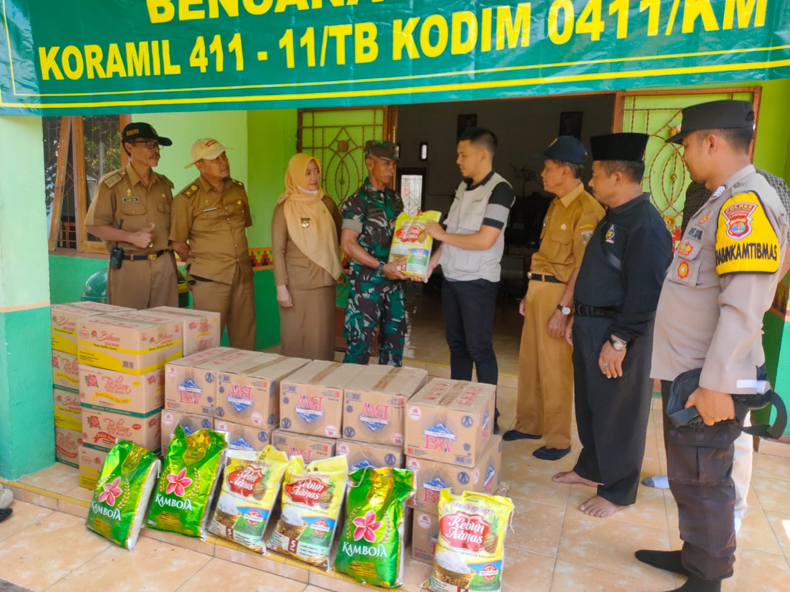 Cek Lokasi rumah yang terkena angin putting beliung dan gotong royong di Kampung Gayau Sakti dan Muji Rahayu (Selasa, 04 April 2023)