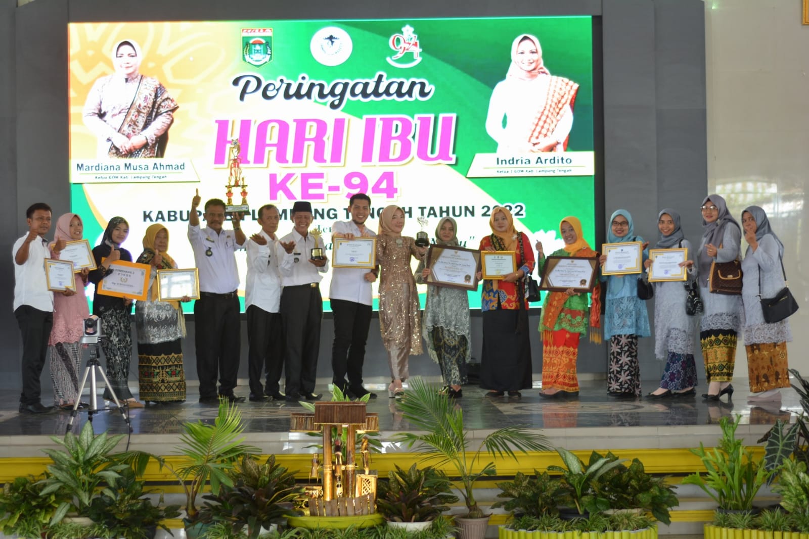 Peringatan Hari Ibu sekaligus penyerahan hadiah Lomba : P3KSS Juara 2 Tingkat Provinsi, GSI juara 2 Tingkat Provinsi, Perpustakaan kampung juara 2 Tingkat Kabupaten, Lomba masak serba ikan juara harapan 1 Tingkat Kabupaten  (Kamis, 22 Desember 2022)