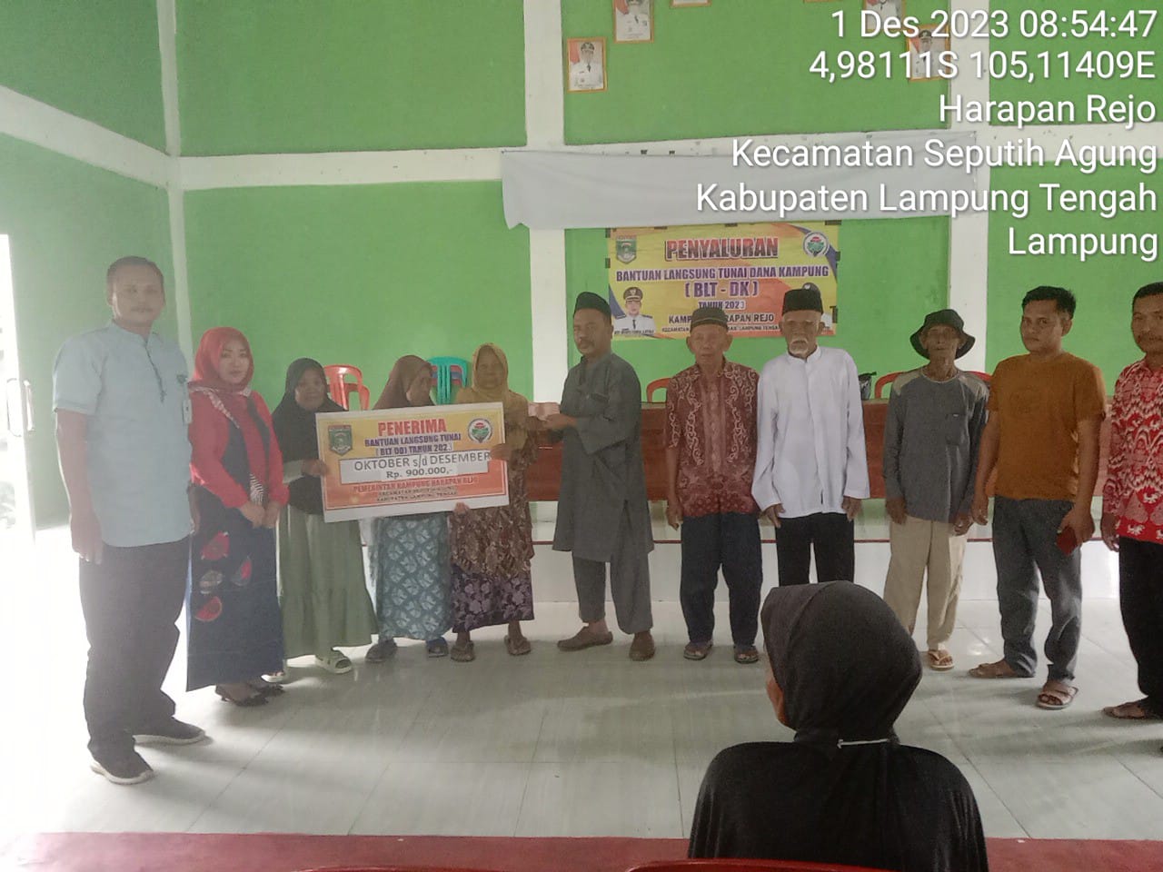 Pembagian BLT DD triwulan III TA 2023 kampung harapan rejo (Jum'at, 01 Desember 2023)