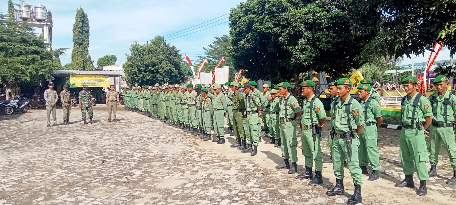 Pembinaan Linmas Se-Kecamatan Seputih Agung di Halaman Kantor Kec. Seputih Agung (Jum'at, 27 November 2022)