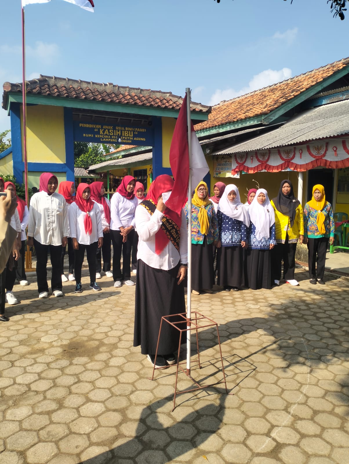 Gebyar 10 juta bendera merah putih Lampung Tengah dalam Rangka HUT RI ke-79 bersama FKG Kecamatan Seputih Agung di TK Kasih Ibu BUmi Kencana (Sabtu, 03 Agustus 2024)