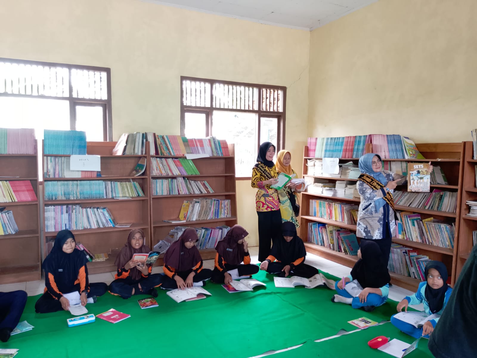 Kunjungan Bunda Literasi Kabupaten Lampung Tengan dan Bunda Literasi Kecamatan Seputih Agung serta Bapak Camat Seputih Agung di SDN 1 Kampung Fajar Asri (Jum'at, 18 November 2022)