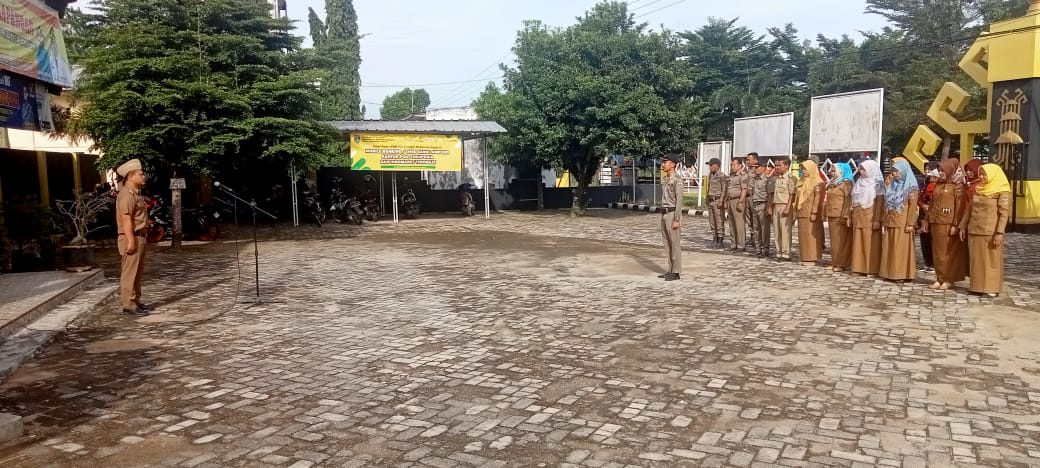 -	Melaksanakan Apel Mingguan di Halaman Kantor Kecamatan Seputih Agung (Senin, 30 Januari 2023)