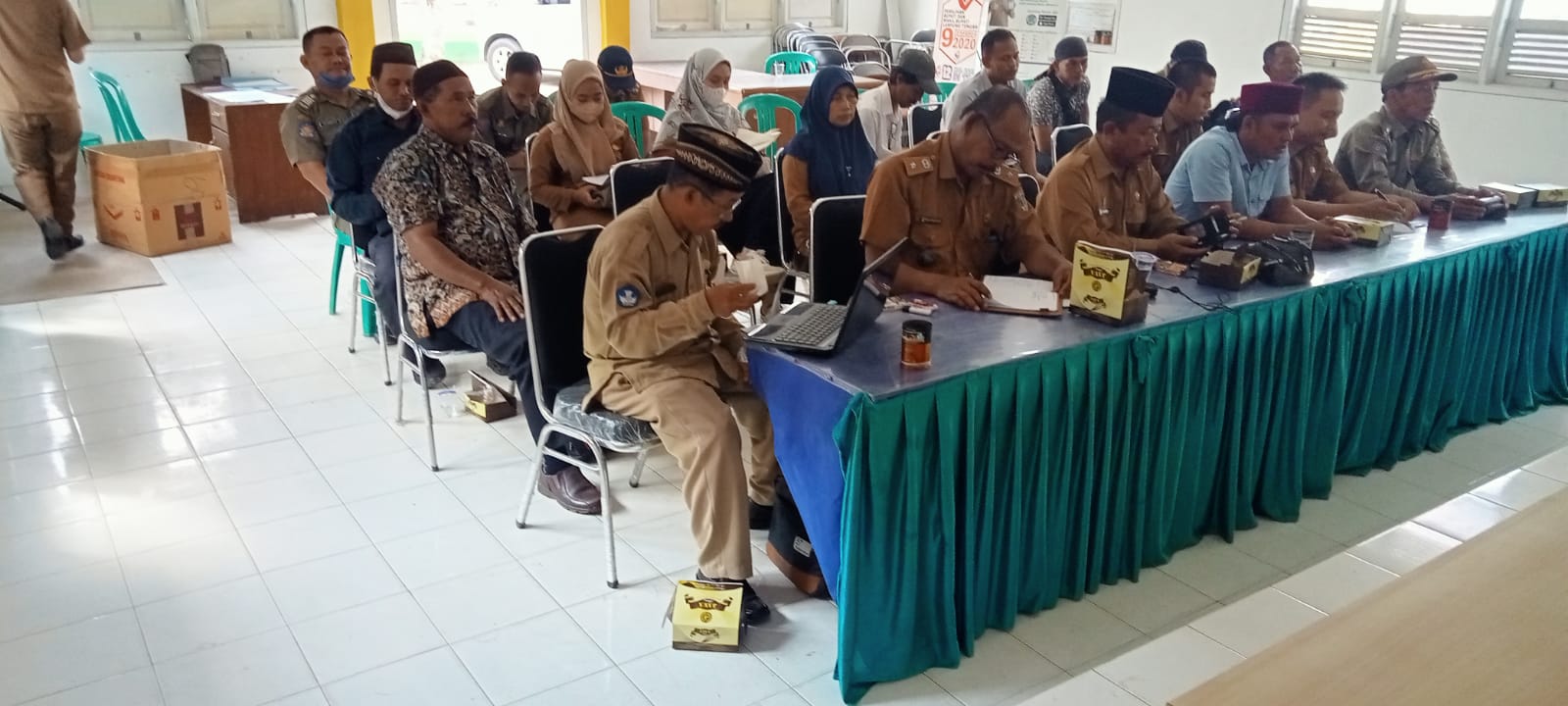 Rapat dan sosialisasi dari PMK di Aula Kecamatan Seputih Agung