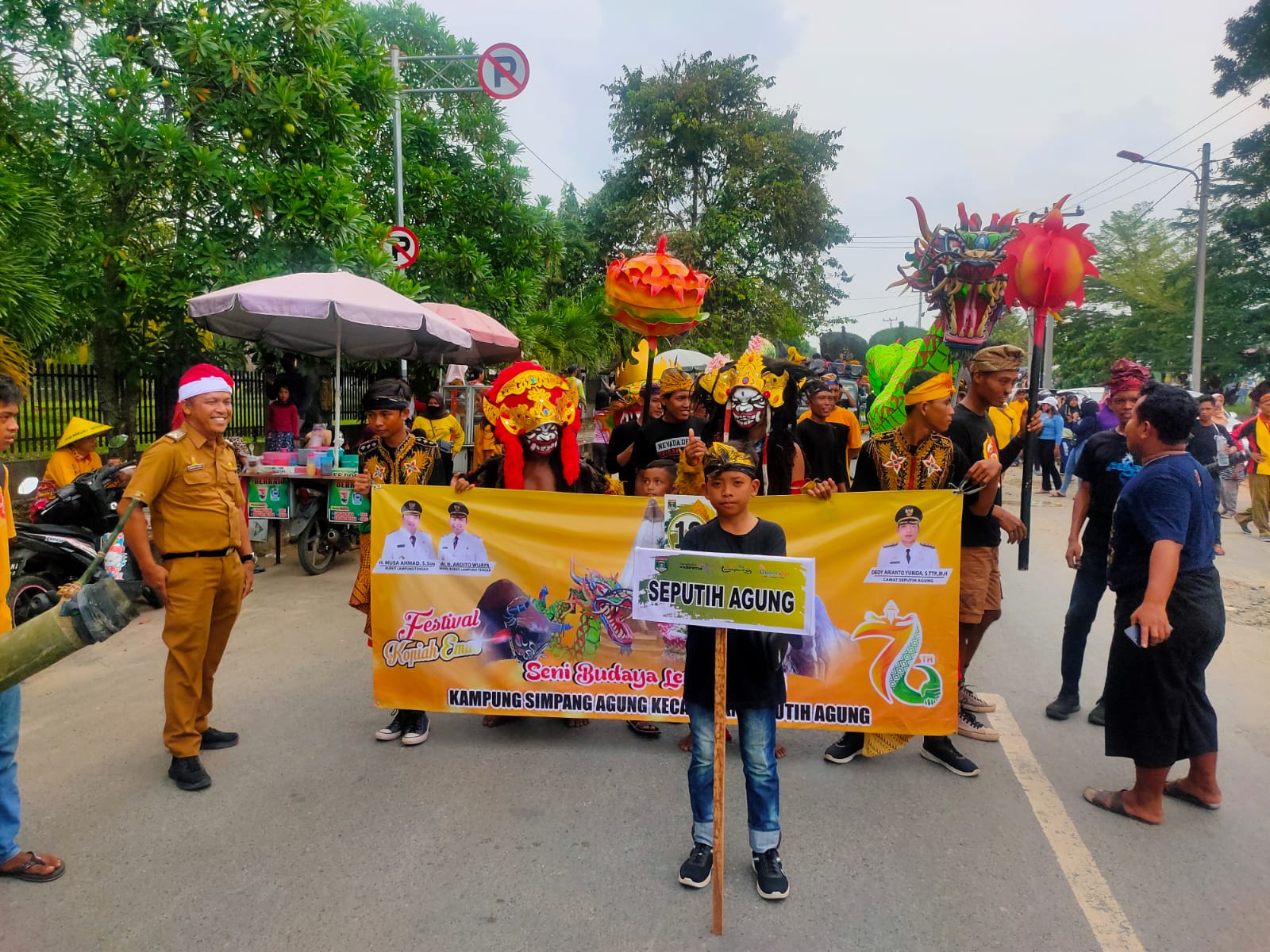 Festival Pawai Budaya dalam rangka HUT ke-76 Kabupaten Lampung Tengah di Lapangan Merdeka Gunung Sugih