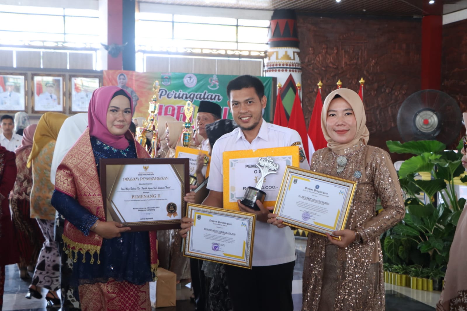 Peringatan Hari Ibu sekaligus penyerahan hadiah Lomba : P3KSS Juara 2 Tingkat Provinsi, GSI juara 2 Tingkat Provinsi, Perpustakaan kampung juara 2 Tingkat Kabupaten, Lomba masak serba ikan juara harapan 1 Tingkat Kabupaten  (Kamis, 22 Desember 2022)