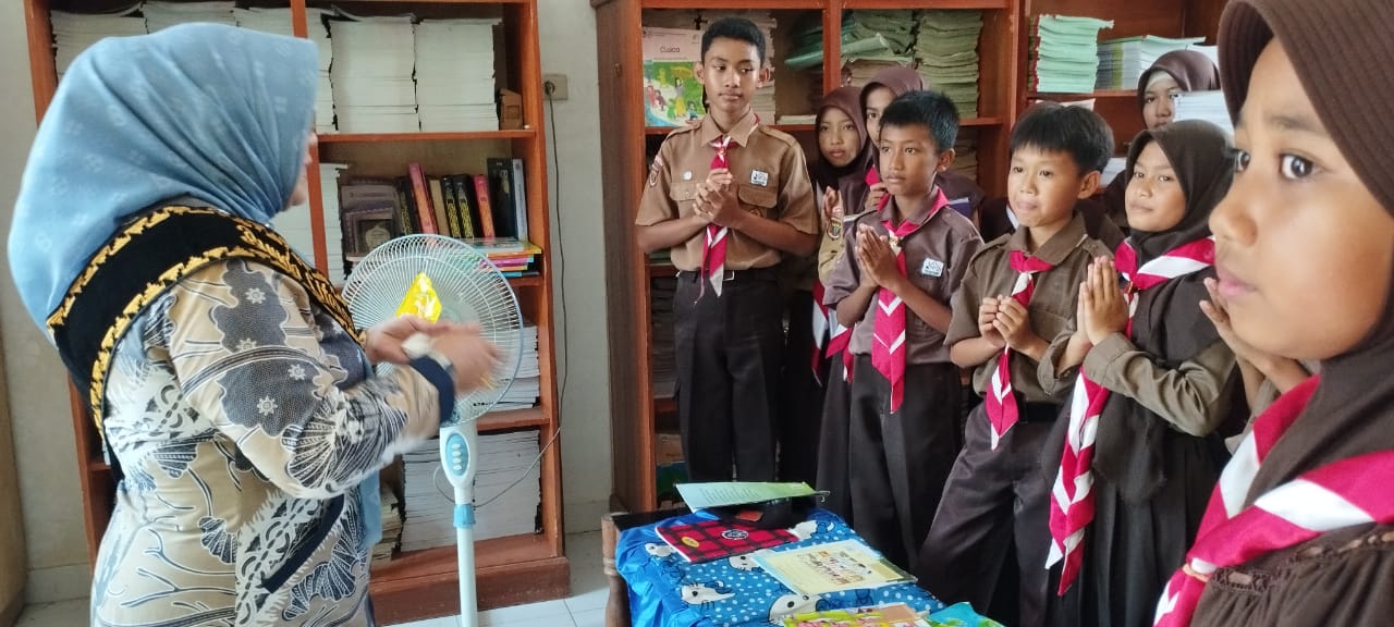 Kunjungan Bunda Literasi Kabupaten Lampung Tengan dan Bunda Literasi Kecamatan Seputih Agung serta Bapak Camat Seputih Agung di SDN 2 Kampung Dono Arum (Jum'at, 18 November 2022)