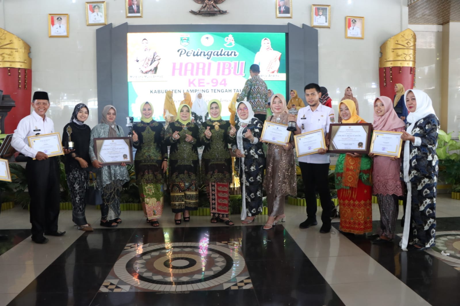 Peringatan Hari Ibu sekaligus penyerahan hadiah Lomba : P3KSS Juara 2 Tingkat Provinsi, GSI juara 2 Tingkat Provinsi, Perpustakaan kampung juara 2 Tingkat Kabupaten, Lomba masak serba ikan juara harapan 1 Tingkat Kabupaten  (Kamis, 22 Desember 2022)