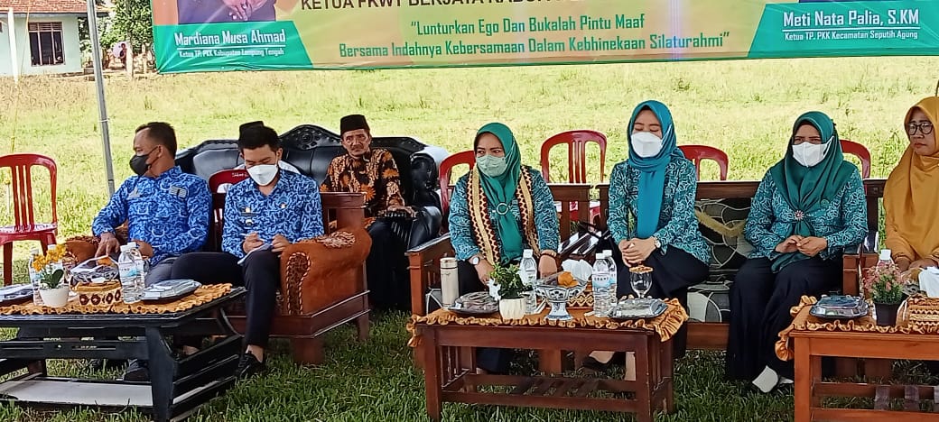 Halal BIhalal serta peresmian Hidroponik Park dan Argo Edukasi Kampung Sulusuban, yang dihadiri oleh Ibu Ketua TP. PKK Kabupaten Lampung Tengah atau Ketua FKWT Berjaya Kabupaten Lampung Tengah di Kampung Sulusuban