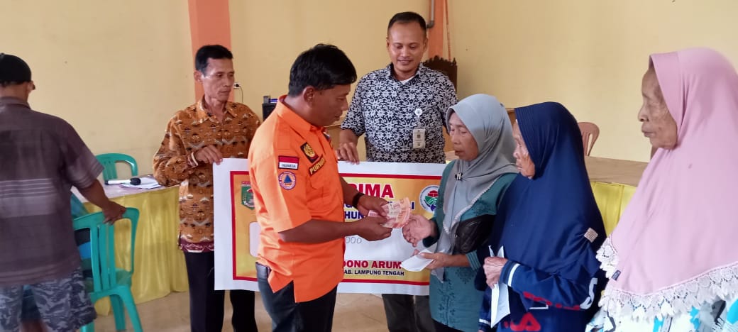 Penyaluran Bantuan Langsung Tunai (BLT DD) Triwulan I Tahun 2023 di Balai Kampung Dono Arum (Jum'at, 31 Maret 2023)