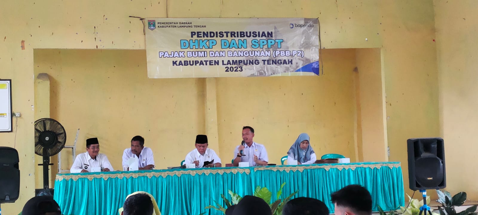 Pendistribusian DHKP dan SPPT Pajak Bumi dan Bangunan (PBB-P2) Kecamatan Seputih Agung Kabupaten Lampung Tengah di Balai Kampung Bumi Kencana (Kamis, 23 Februari 2023)