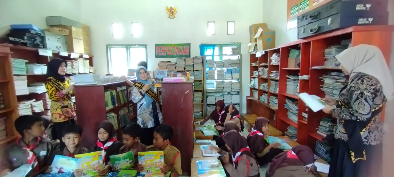 Kunjungan Bunda Literasi Kabupaten Lampung Tengan dan Bunda Literasi Kecamatan Seputih Agung serta Bapak Camat Seputih Agung di SDN 2 Kampung Dono Arum (Jum'at, 18 November 2022)