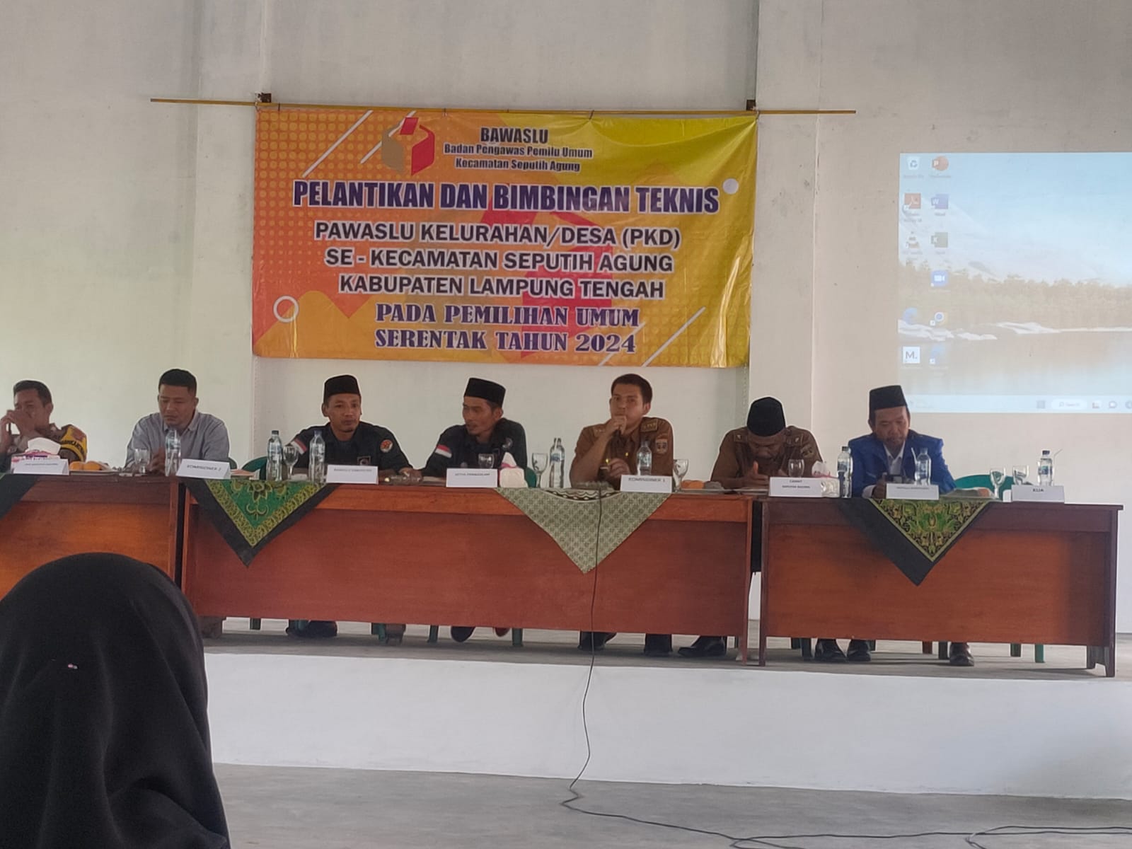 Menghadiri Undangan dan dan Bimbingan Teknis Panwaslu Kelurahan/Desa (PKD) Se-Kecamatan Seputih Agung di Balai Kampung Simpang Agung (Senin, 06 Februari 2023)