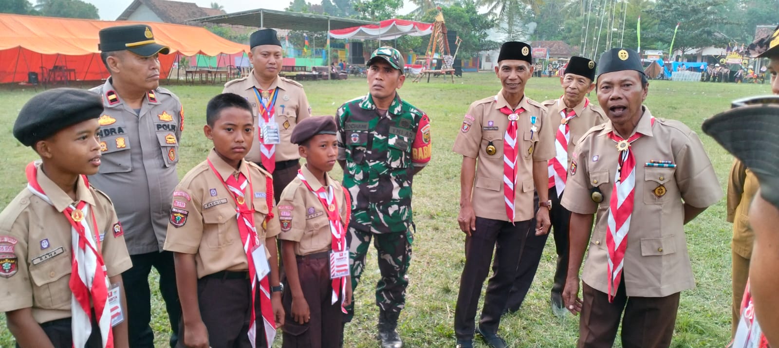 Pembukaan kegiatan kemah peringatan hari Pramuka kwaran seputih agung THN 2024 di lapangan sepak bola kampung fajar asri (Senin, 12 Agustus 2024)