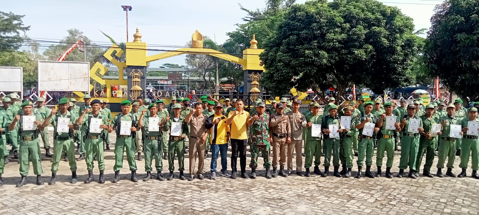 Pembinaan Linmas Se-Kecamatan Seputih Agung di Halaman Kantor Kec. Seputih Agung (Jum'at, 27 November 2022)