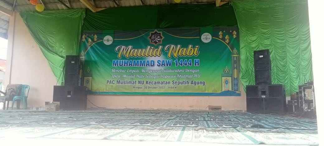 Mengahdiri Undangan Pengajian dalam Rangka Maulid Nabi Muhammad SAW di Lapangan Sepak Bola Kampung Simpang Agung ( Minggu, 30 Oktober 2022)