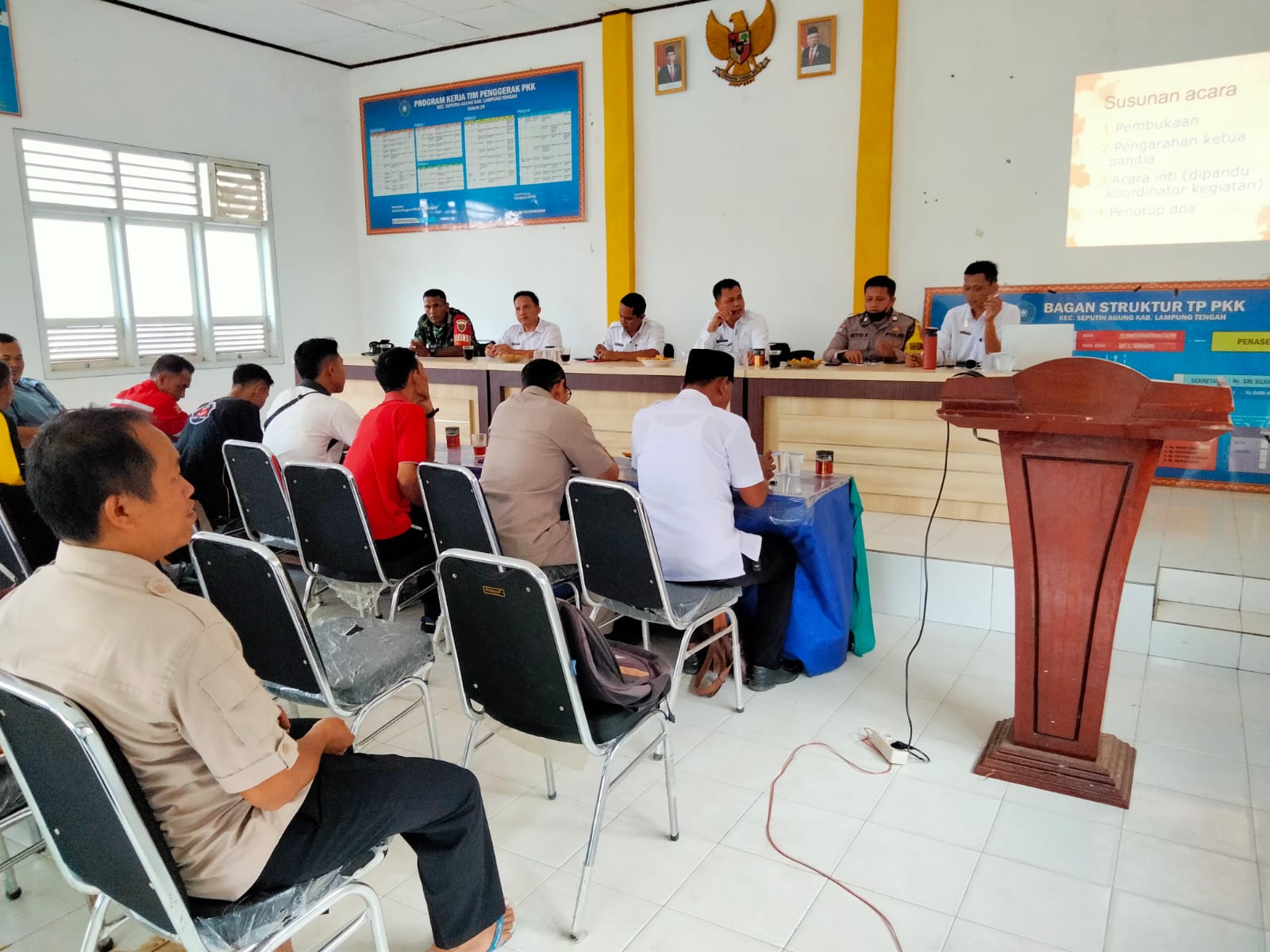 Rapat Pemantapan Panitia HUT RI ke-77 di Aula Kecamatan Seputih Agung