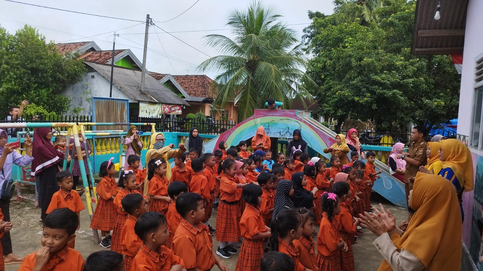 Menghadiri acara Literasi dengan Ajak Anak Gemar Membaca di TK LPMK Kampung Simpang agung (Selasa, 25 Oktober 2022)