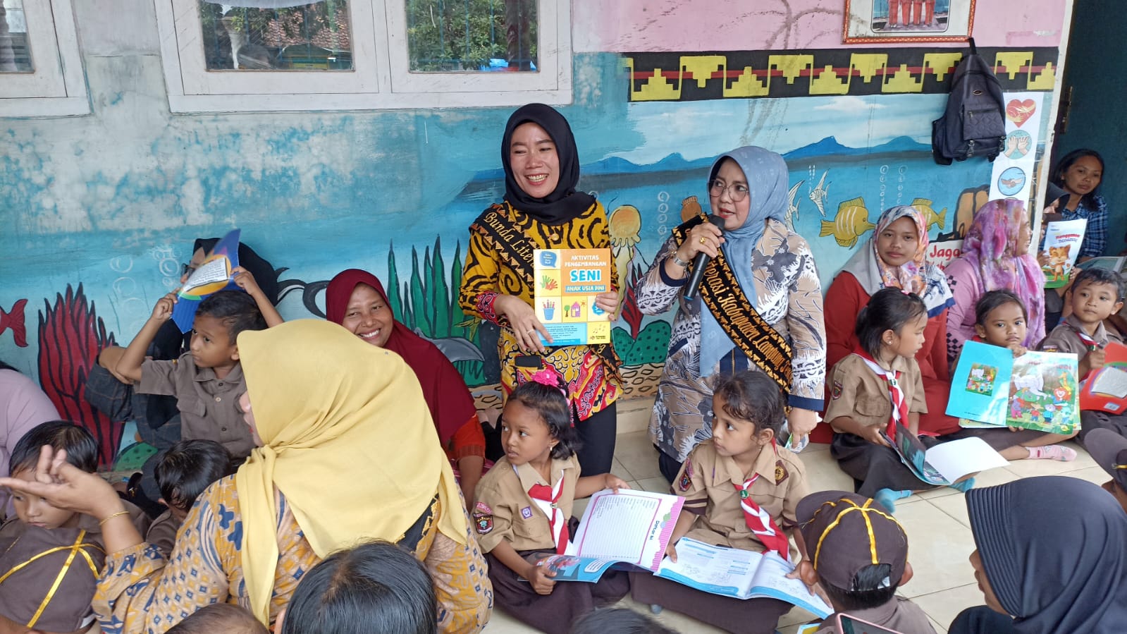 Kunjungan Bunda Literasi Kabupaten Lampung Tengan dan Bunda Literasi Kecamatan Seputih Agung serta Bapak Camat Seputih Agung di PAUD, TK, SMP DAN SMK Seputih Agung (Jum'at, 18 November 2022)