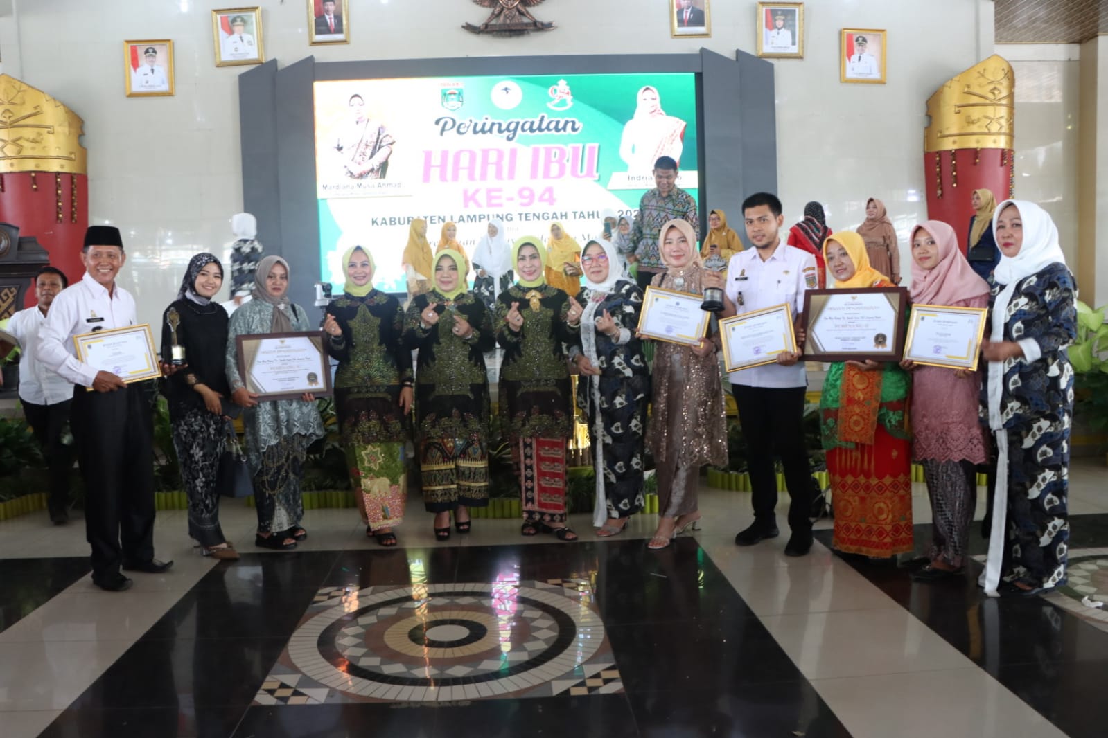 Peringatan Hari Ibu sekaligus penyerahan hadiah Lomba : P3KSS Juara 2 Tingkat Provinsi, GSI juara 2 Tingkat Provinsi, Perpustakaan kampung juara 2 Tingkat Kabupaten, Lomba masak serba ikan juara harapan 1 Tingkat Kabupaten  (Kamis, 22 Desember 2022)