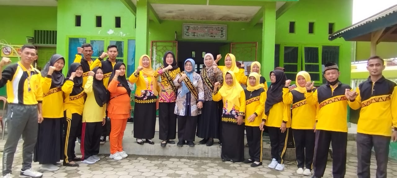 Kunjungan Bunda Literasi Kabupaten Lampung Tengan dan Bunda Literasi Kecamatan Seputih Agung serta Bapak Camat Seputih Agung di SDN 2 Kampung Dono Arum (Jum'at, 18 November 2022)