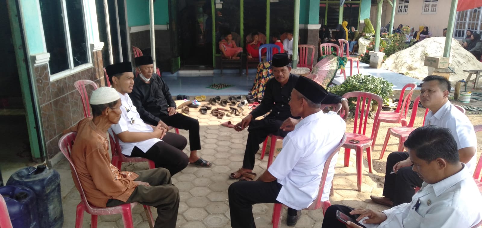 Takziah di Rumah Duka Ibunda dari Bapak Kepala Kampung Dono Arum (Rabu, 21 September 2022)