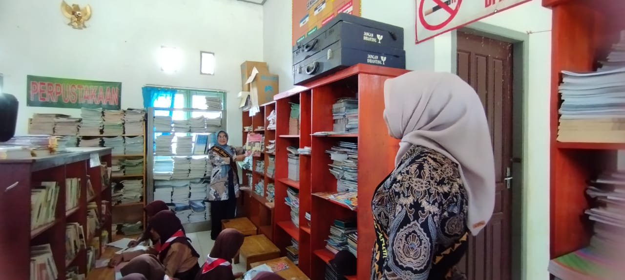 Kunjungan Bunda Literasi Kabupaten Lampung Tengan dan Bunda Literasi Kecamatan Seputih Agung serta Bapak Camat Seputih Agung di SDN 2 Kampung Dono Arum (Jum'at, 18 November 2022)