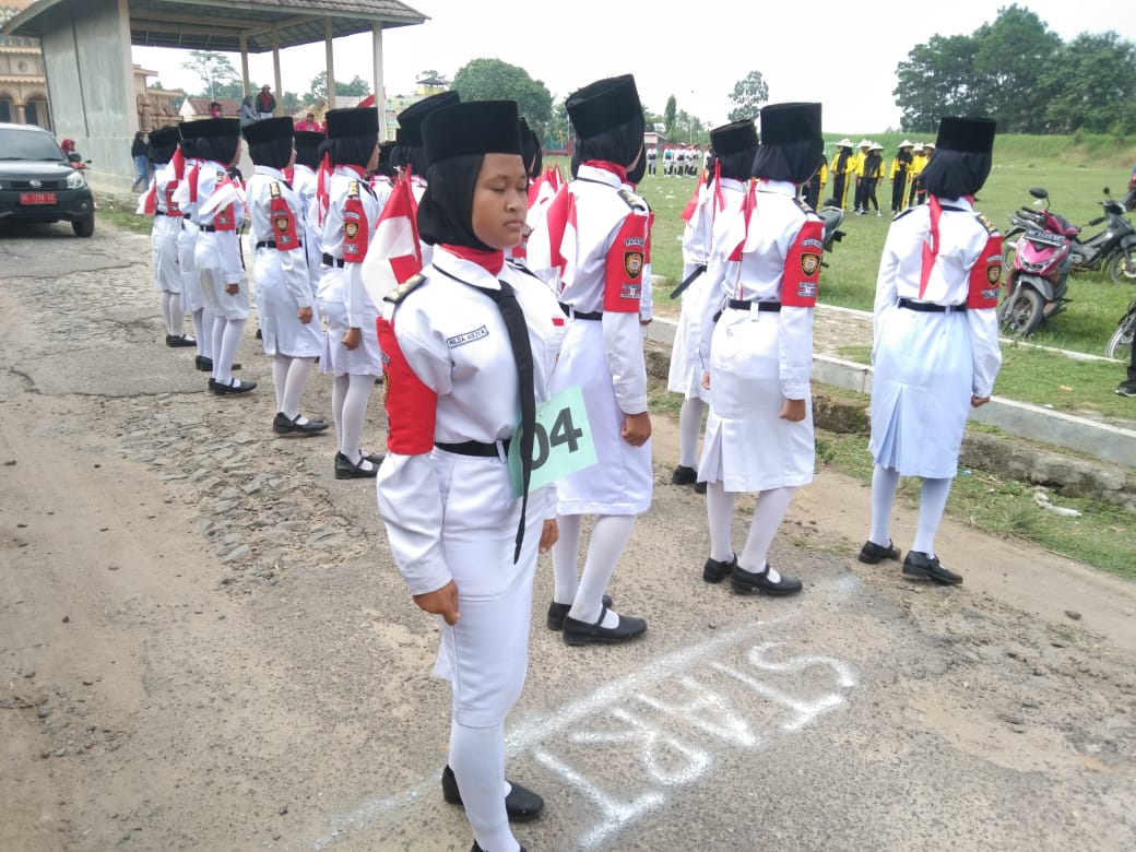 Pelepasan Lomb Gerak Jalan dalam Rangka HUT ke-77 dari Lapangan Sepak Bola Kampung SImpang Agung ke Lapangan Sepak Bola Kampung Dono Arum