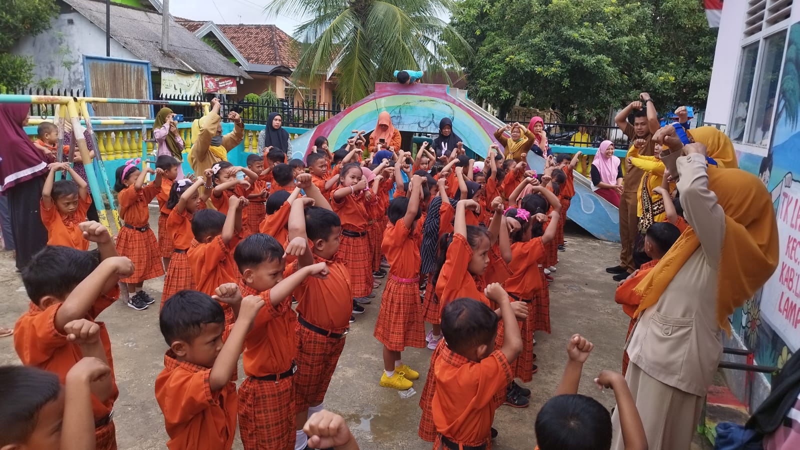 Menghadiri acara Literasi dengan Ajak Anak Gemar Membaca di TK LPMK Kampung Simpang agung (Selasa, 25 Oktober 2022)